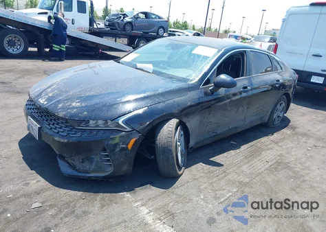 2022 Kia K5 Lx z USA, uszkodzony, nr VIN 5XXG24J25NG136047